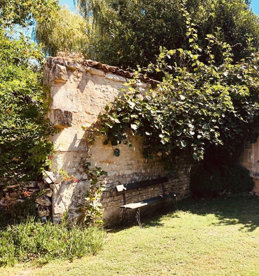 Le Gite Des 3 Saules Saint-Savinien Bagian luar foto